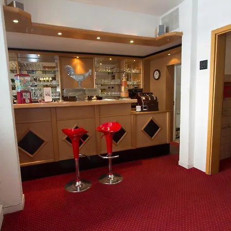 胡恩斯吕克霍夫城市酒店 2*